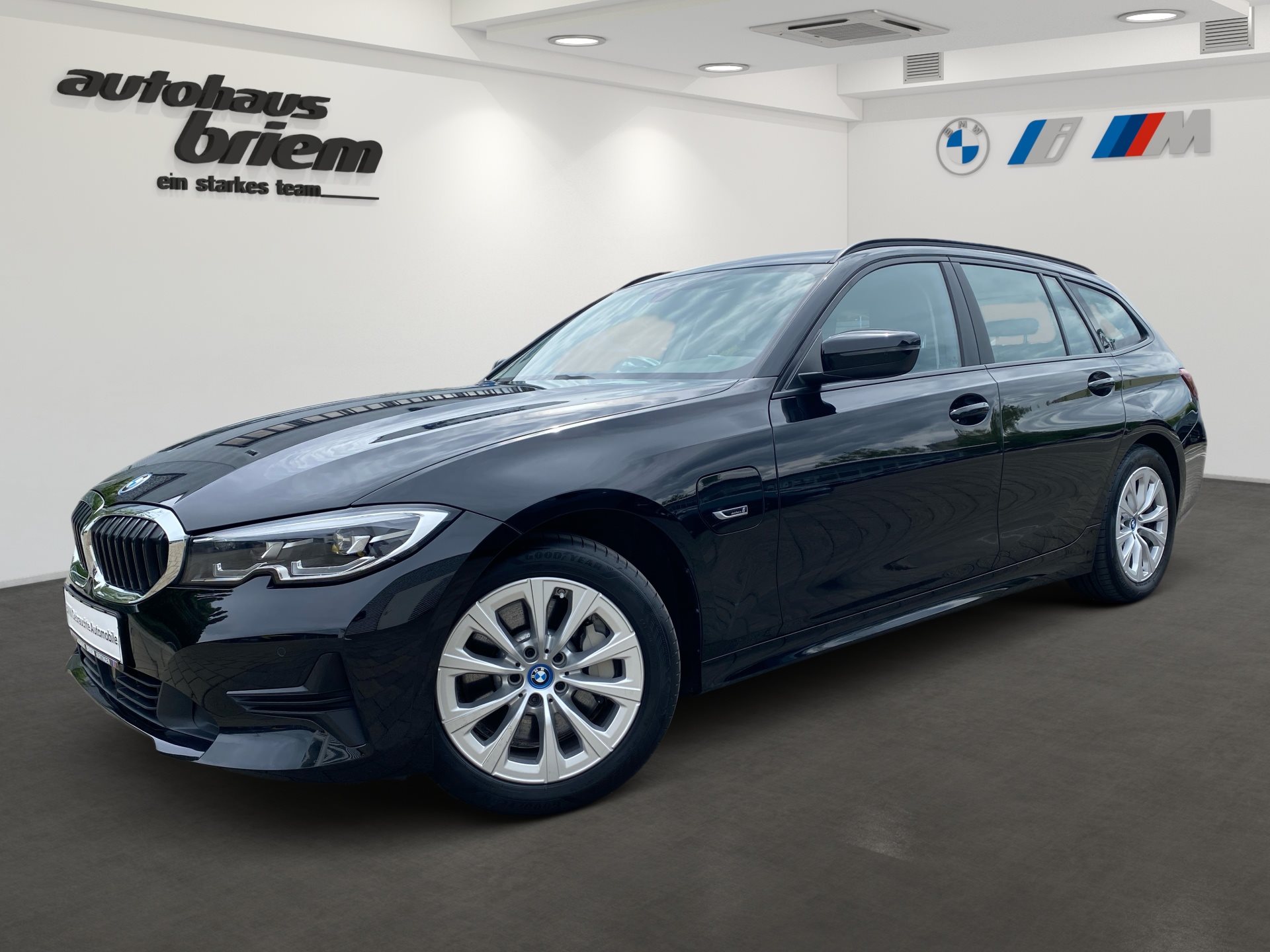 BMW 330e