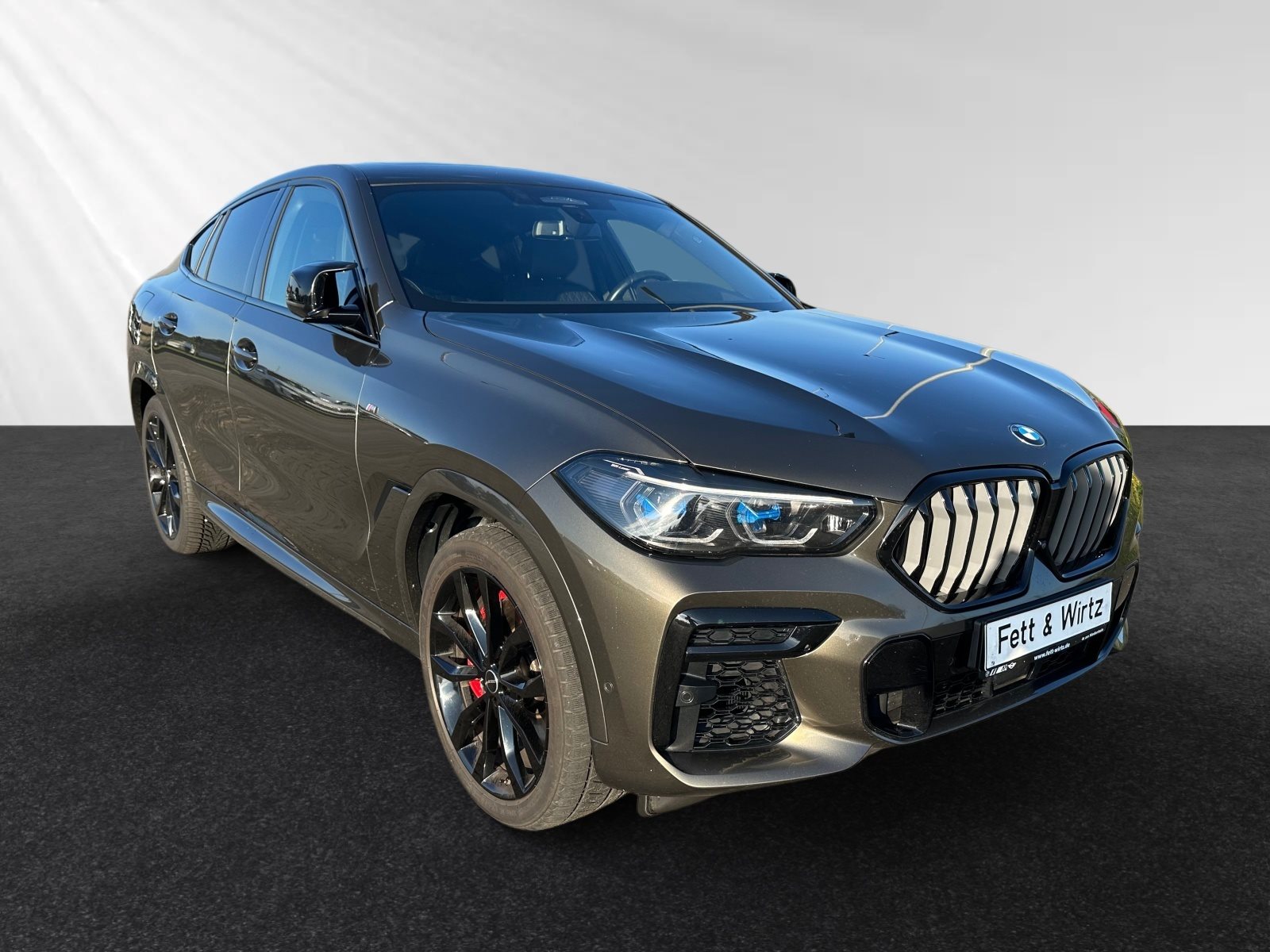 BMW X6 M50i