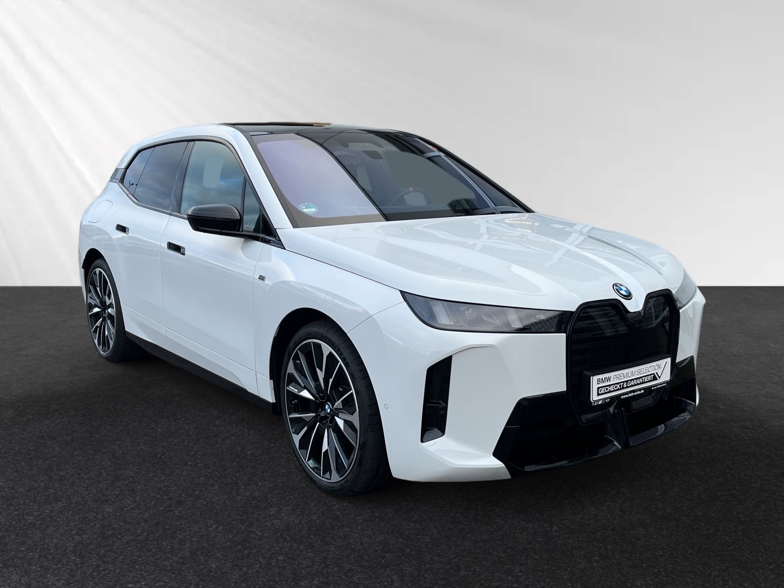 BMW iX M70