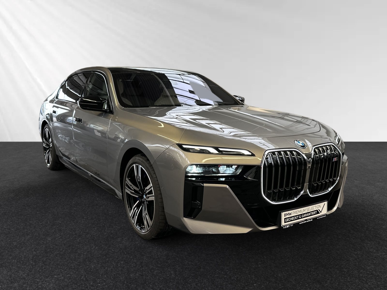 BMW M760e xDrive