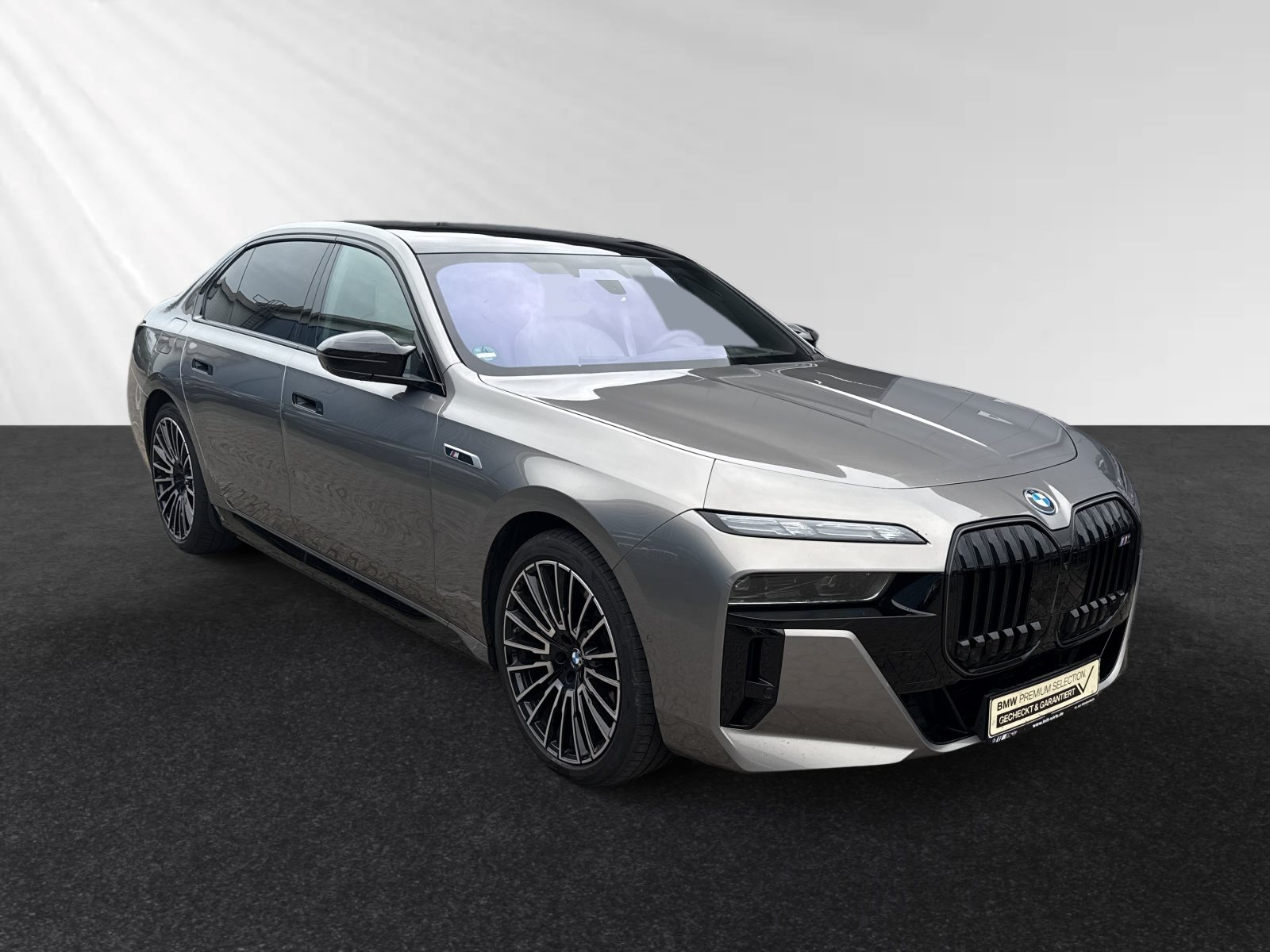 BMW M760e xDrive